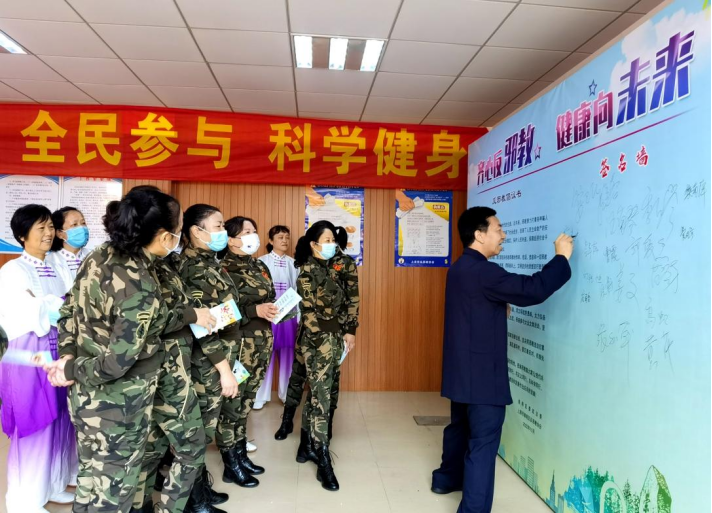 上海市崇明区开展“齐心反邪教 健康向未来”活动386.png